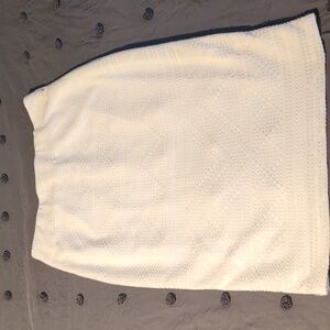 Boutique essentials white pencil skirt